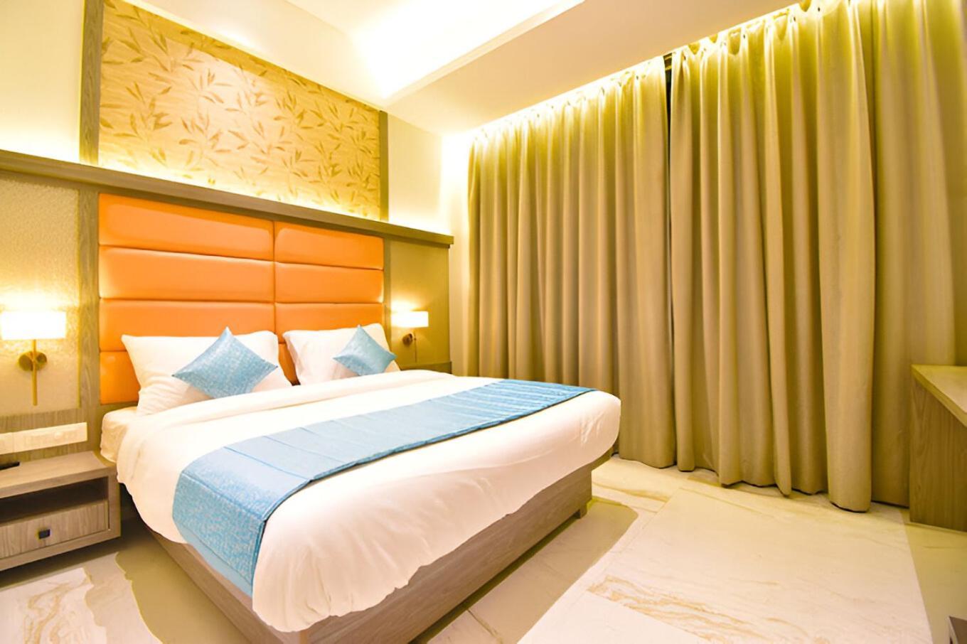 Glitz Hotels La Dahlia - Premium Thane Exterior foto